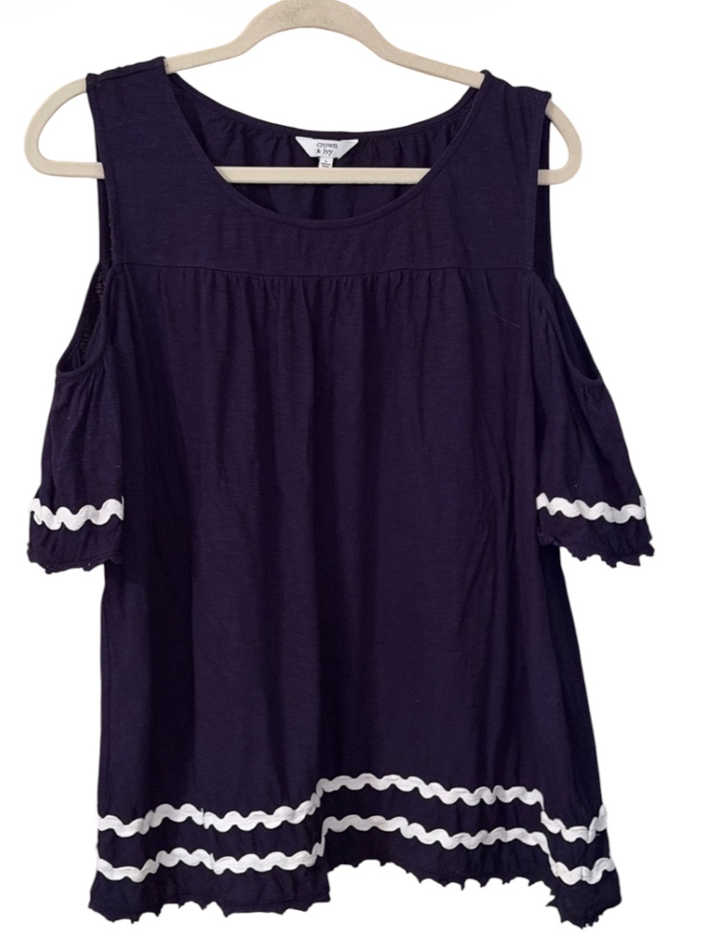 Crown & Ivy Blue With White Ric Rac Trim Cold Shoulder Top. Sz L
